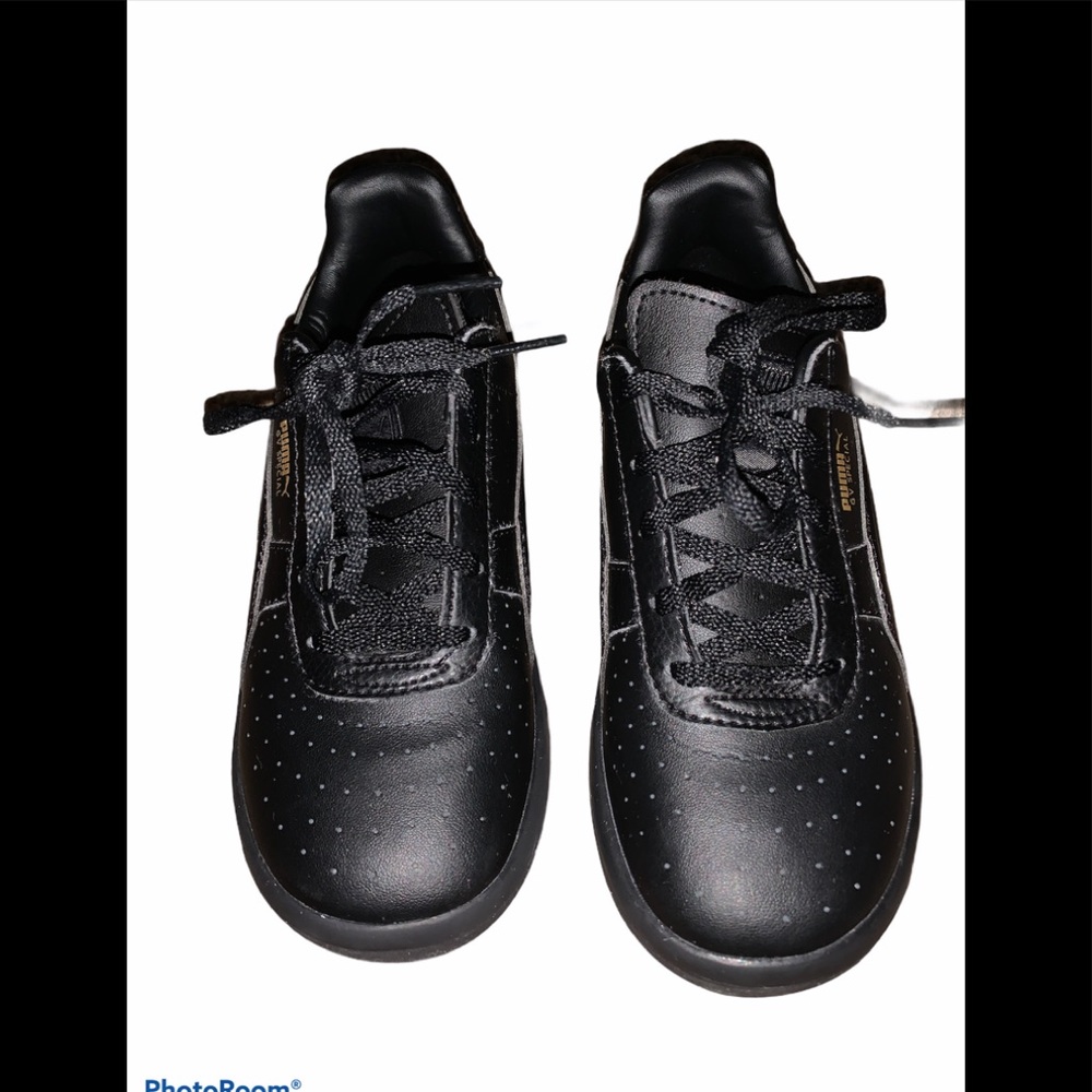 PUMA Kid 's GV Special Jr Sneaker 3